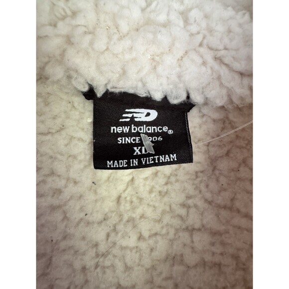 Black and Cream New Balance Two Tone Pullover Fleece, Zip Detail, Size XL - Picture 3 of 3
